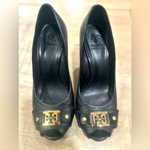 Classic Tory Burch pumps